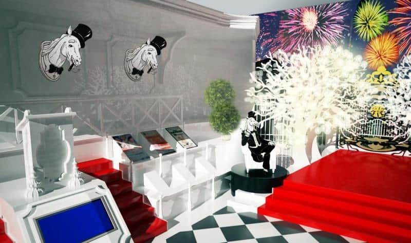 TVP2 - Set Design Elements 4 Kolorowe wnętrze z biało-czarną podłogą w szachownicę, czerwonymi schodami, dekoracjami w kształcie koni i drzew, oraz postacią w cylindrze siedzącą na fotelu.