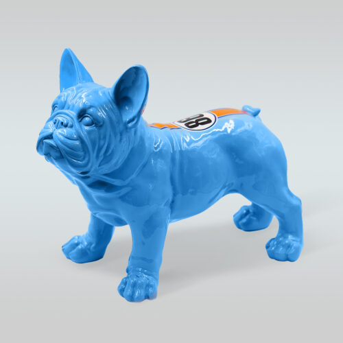 pies bulldog Juki M - stojący jeden kolor + naklejka