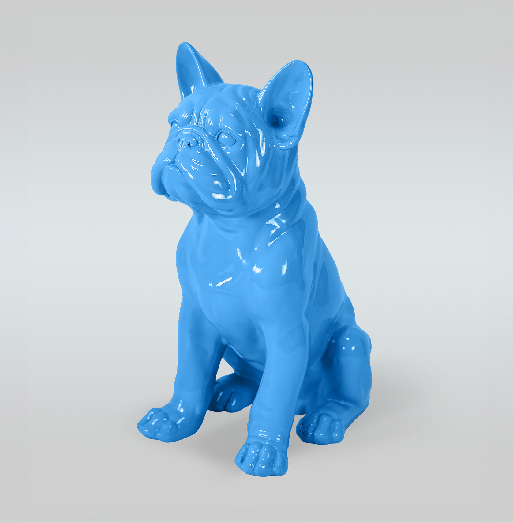Bulldog Juki L Dog - Sitting One Color + Sticker 1 Niebieska ceramiczna figurka buldoga francuskiego.