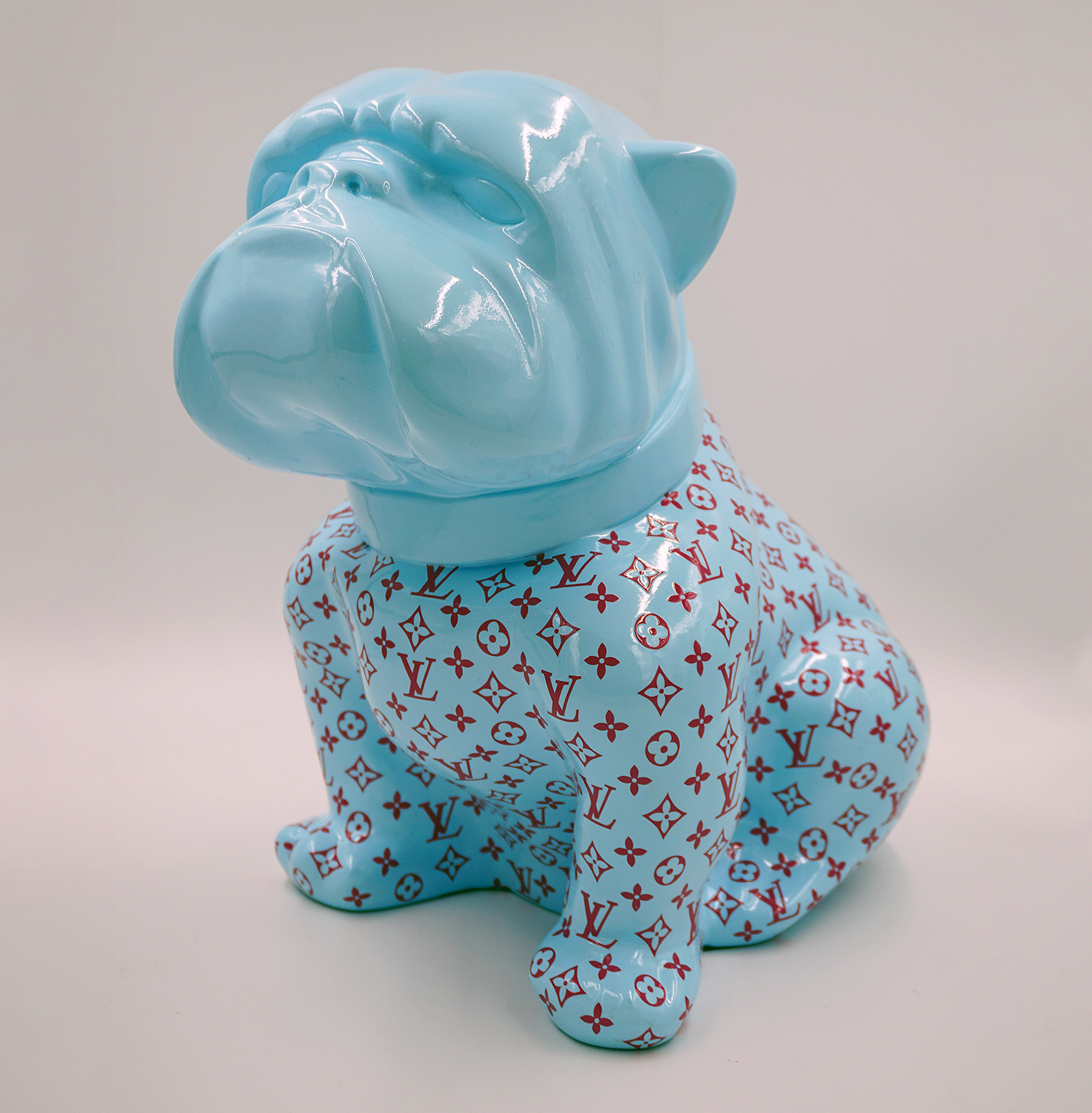 Bulldog Angelo 60cm dog - monogram 1 Błękitna figura psa pokryta wzorem monogramu Louis Vuitton.
