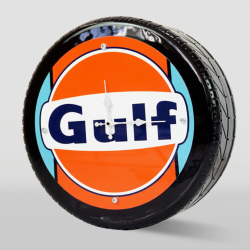 A round clock with the 