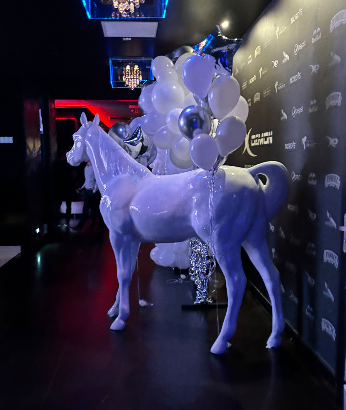 Event Horse – Sculpture for the White Party at X-Demon Club 3